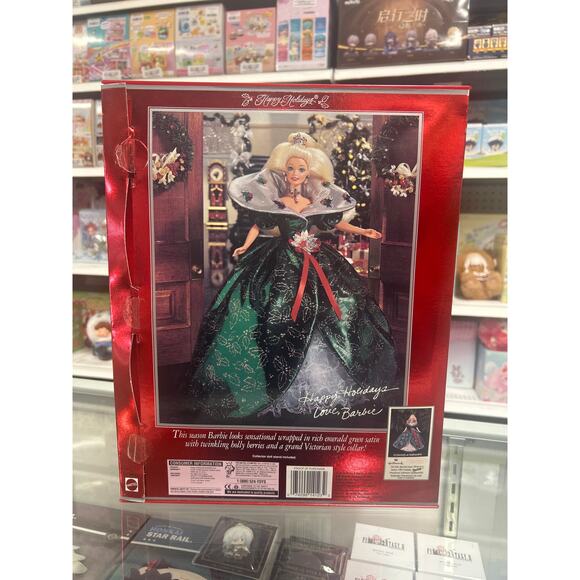 Barbie - Happy Holidays Special Edition Doll - Picture 2 of 5